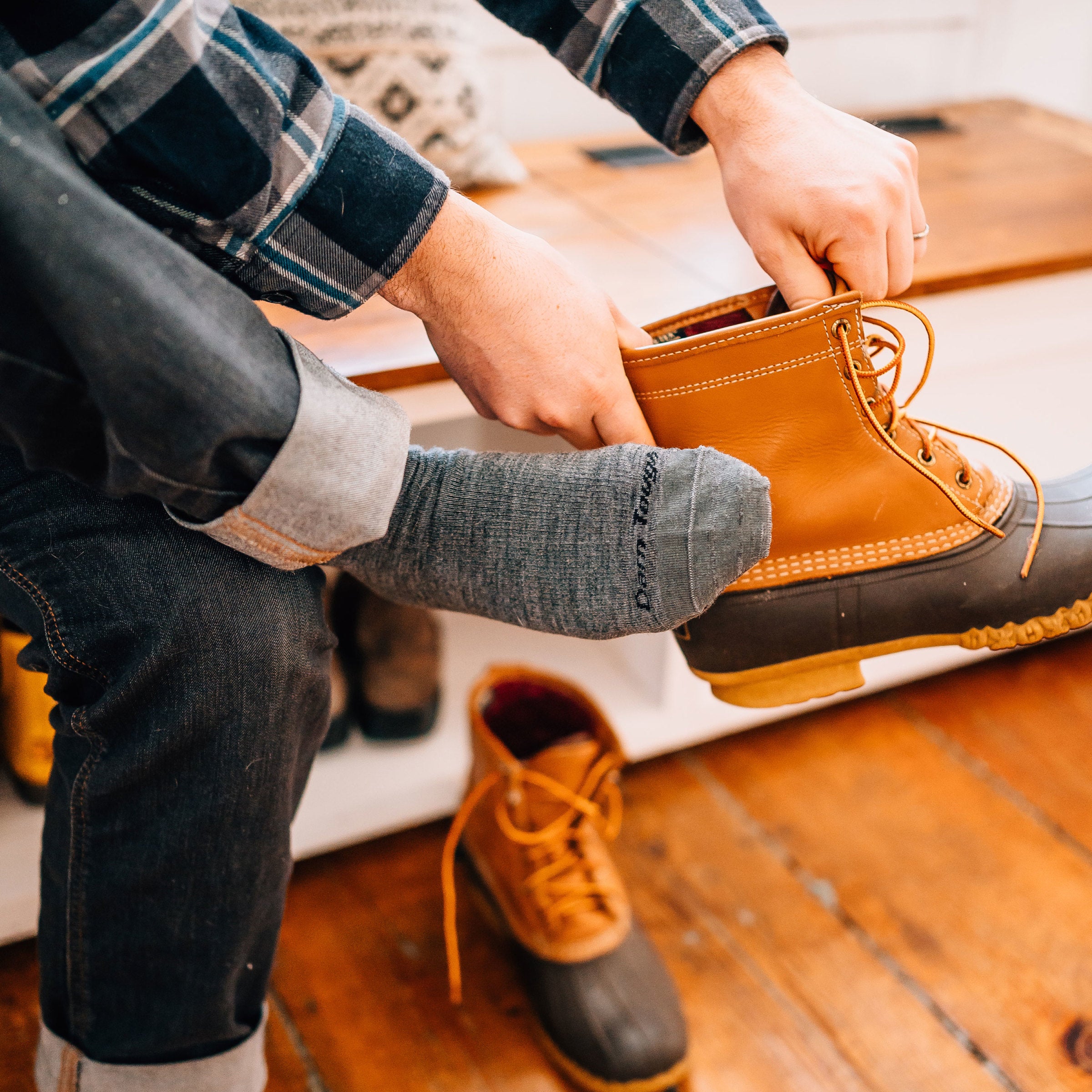 Men's The Standard Mid-Calf Lightweight Lifestyle Socks - Image 3