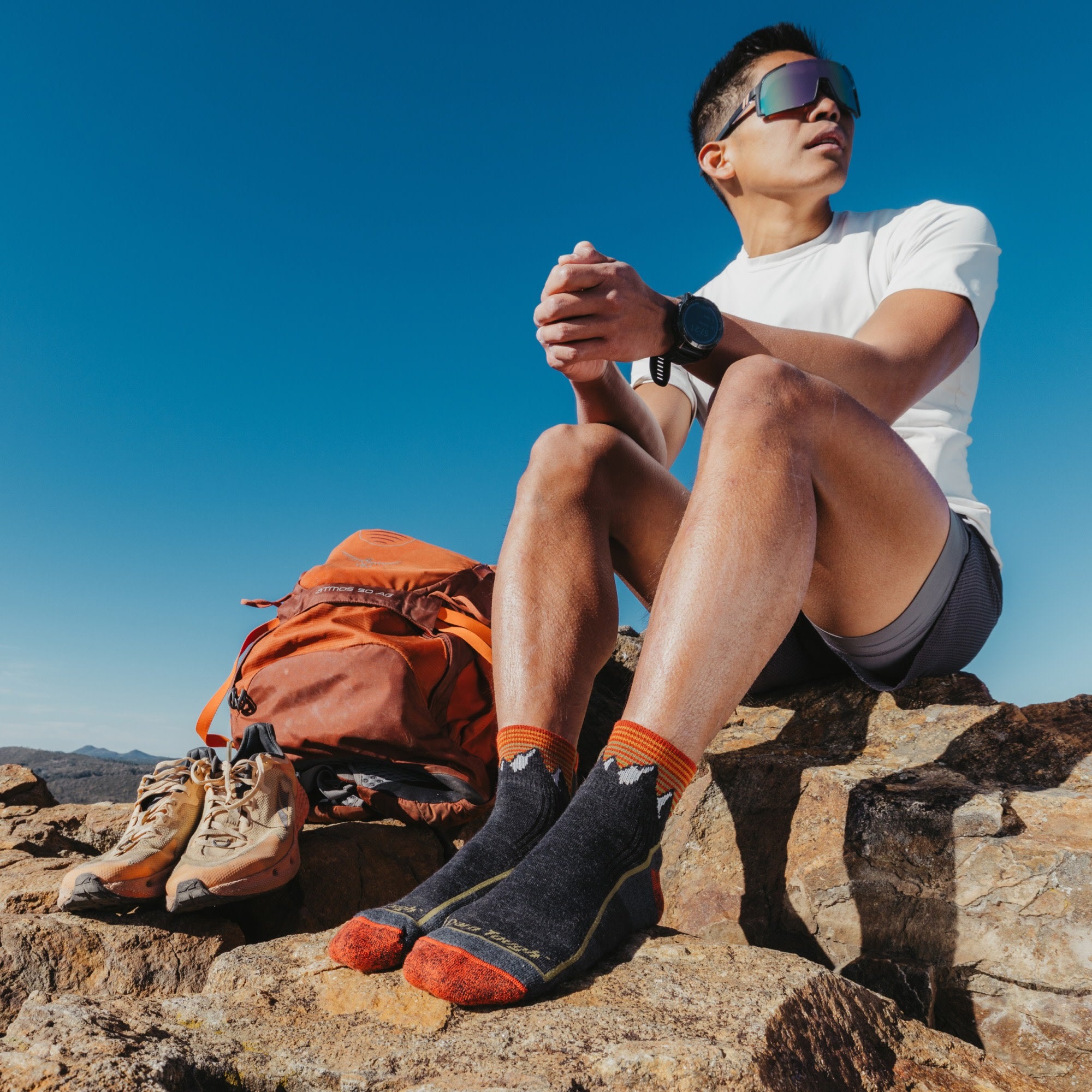 Men's Hiker Quarter Midweight Hiking Socks - Image 8