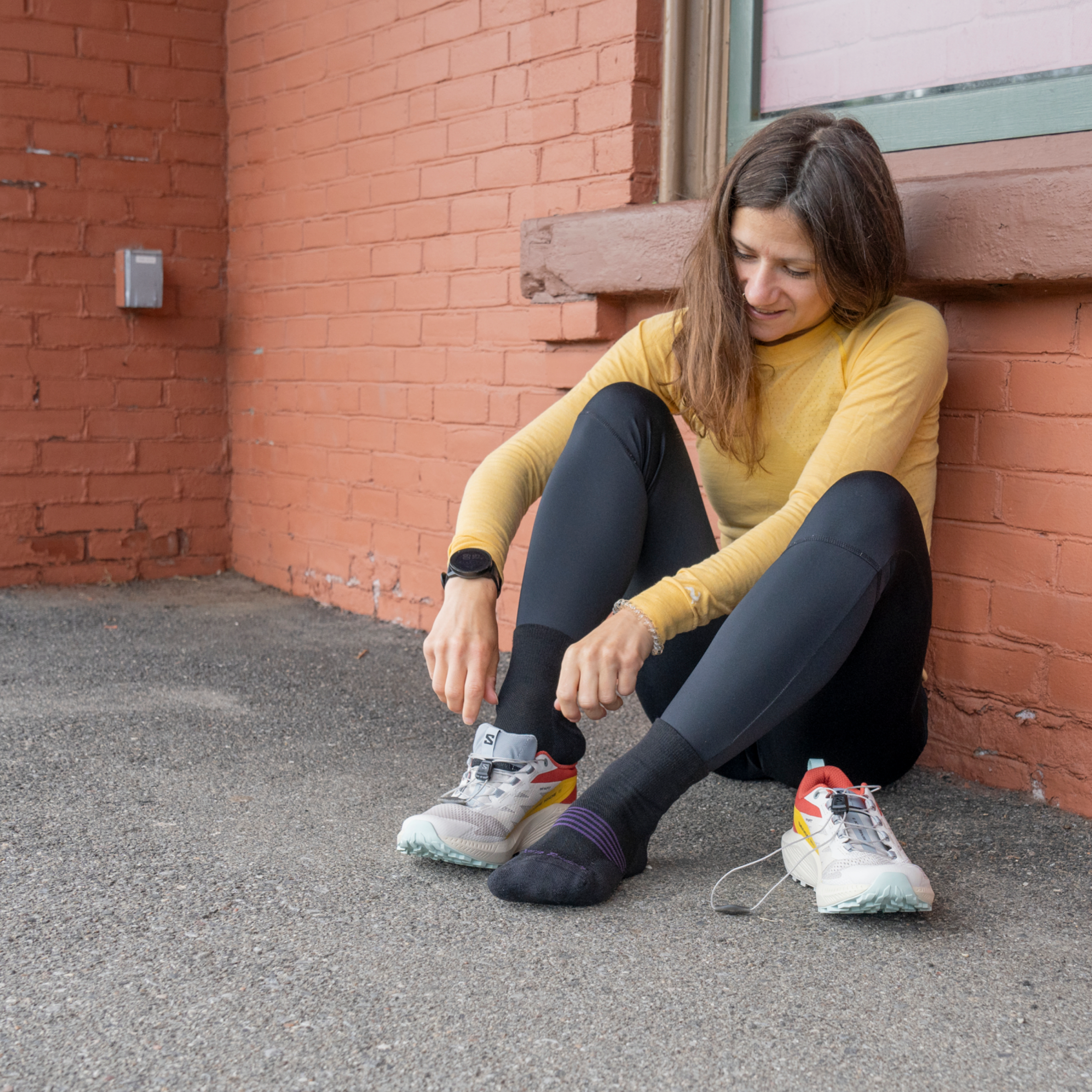 Women's Element Quarter Lightweight Running Socks - Image 2