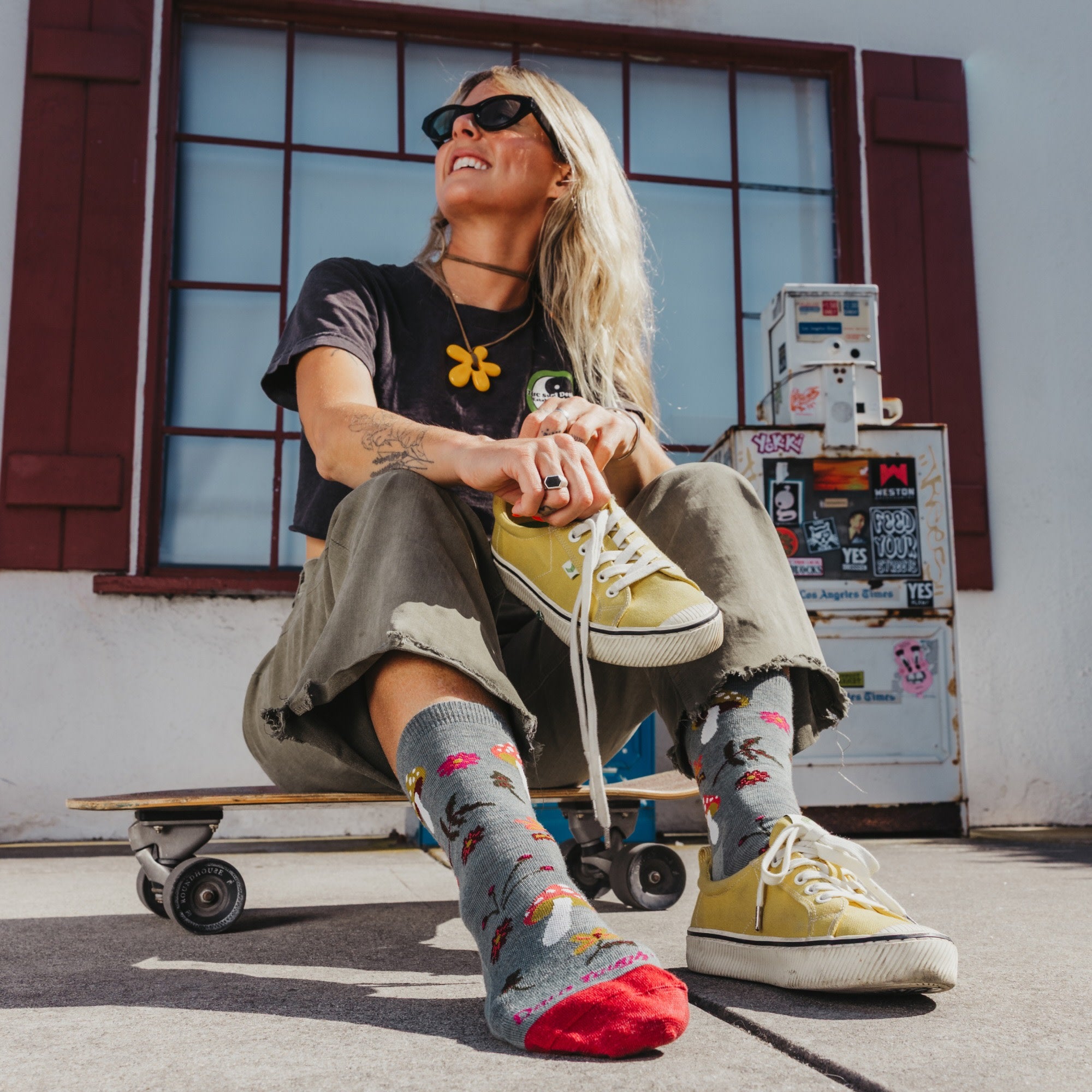 Women's Shroom Bloom Crew Lightweight Lifestyle Socks - Image 5